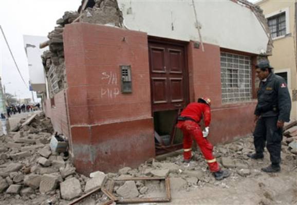 Huracanes tornados destrozos fotos imagenes fenomenos climaticos rayos truenos tormentas ojos investigaciones destrucciones argentina estados unidos mexico temporales www.wetherchannel.com pronosticos John Travolta,Nicholas Cage,Contracara,cirugias esteticas,rostro,lipoaspiraciones,medicina,cirujanos,operaciones,Maria Reich,Nazca,lineas,calendario astronomico,Peru,dibujos,astronomia,geometria,Bernd Teichert,mapas,Ana Mar&iacute;a Cogorno,ovnis,misterios,Cristobal Colon,Hernando,Diego,catedral Sevillana,Cartuja Pickman,Jos&eacute; Antonio Lorente,Granada,ADN;restos,Marcial Castro,antropologia,Republica Dominicana,www.egipto.com,Egipto,Keops,piramides,descubrimientos,Aton,Ankh,tumbas,sarcofacos,momias,embalsamamientos,Kefren,camaras secretas,Nefertiti,Amenofis,Nilo,inundaciones,Blade Runner,Ridley Scott, Richard Dawkins,Steven Pinker,Harrison Ford,Stephen Minger,Stanley Kubrick,Daryl Hanna,replicantes,androides,ciencia ficcion,Contactos,SHGb02+14a,proyecto SETI,Search for Extra Terrestial Intelligence,SETI@home,Robert Zemeckis,Jodie Foster,Dan Wertheimer,New Scientist,Arecibo,Puerto Rico,civilizaciones extraterrestres,Ma libert&eacute; de penser,Florent Pagny,Argentina,France,Patagonia,Argentine,Azucena Caama&ntilde;o,Savoir aimer,artistes,musique,musica,CD,cantores,ventas,compras,ranking,Paparazzi,Isabel Sartorius,Borbon,Ortiz Pati&ntilde;o,Vallejo Najera,Entrecanales,Mora Figueroa,Antonio Montero,Sainz Vicu&ntilde;a,Espa&ntilde;a,jet set,Mallorca,Ibiza,John Fitzgerald Kennedy,Lee Harvey Oswald,Vitaliy Fadeyev,Lawrence Berkeley,Carl Haber,Fidel Castro,Lyndon B. Johnson,Jackie,Onassis,Irma Roy,Carolina Papaleo,Osvaldo,diputada nacional,Congreso,Argentina,Raul Granillo Ocampo,politica,justicialismo,peronismo,cine,television,La Horqueta,San Isidro,que se vayan todos,diciembre 2001,2002,2003,2004,maria julia alsogaray,alvaros,,Roberto Mart&iacute;nez Medina,Maria Julia Alsogaray,Ra&uacute;l Granillo Ocampo,Jorge Rodr&iacute;guez,V&iacute;ctor Alderete,Claudia Bello,Angel Massa,Alfredo Yabran,Mario Pontaquarto,Nestor Carlos Kirchner,Cristina Elizabeth Fernandez,corrupcion,senado,general rodriguez,anibal,fernandez,alberto,fernando de la rua,ines pertine,eduardo duhalde,hilda chiche gonzalez,2000,2001,2002,2003,2004,Museos,www.louvre.fr,Leonardo Da Vinci,Gioconda,Mona Lisa,Italia,Francia,France,inventos,Italy,renacimiento,historia,cuadros,links,images,postcards,photos,fotos,imagenes,postales,pictures,historia,arqueologia,descubrimientos,culturales,agenda,infodiario,diario accion,buenos aires,argentina,Diario Accion de General Rodriguez, politica, actualidad, noticias e informacion, personalidades e instituciones, policiales, galerias de fotos; historia de General Rodriguez, sus origenes, edificios, estancias, habitos y costumbres, anecdotas, comercios e industrias, los fundadores, antiguas instituciones, fotos e imagenes; suplementos especiales: la crisis politica, economica y social de la Argentina, los acontecimientos de Diciembre de 2001, articulos y entrevistas; Emigracion: toda la informacion destinada a aquellos que desean emigrar, radicarse o estudiar en el exterior, visas, pasaportes, consejos, guias, informacion util, links; Trueque: novedades e informacion, links, estructura del trueque; el casamiento de Maxima Zorreguieta y el principe Guillermo Alejandro de Holanda; Guerra de Afganistan: galeria de imagenes e informacion sobre la primera guerra del siglo XXI; la guerra de Irak, Bagdad, Georges W. Bush, Saddam Husseim, el atentado a las torres Gemelas de Nueva York, las twin towers, el 11-s, y descripcion del hecho que conmovio al mundo; Empleo: consultoras, clasificados, agencias de empleo, consejos e informacion util, curriculum vitae, como confeccionarlos, noticias de actualidad; 
Los numeros de la crisis: Las consecuencias de la crisis politica, economica y social; estadisticas, pobreza, desnutricion, salud y asistencia; noticias regionales y provinciales, columnas y editoriales; informacion para negocios: pymes, links, empresas y negocios; Agenda Cultural con toda la informacion de cursos, universidades, talleres, escuelas y oportunidades, exposiciones de arte de la region; buscadores en Internet, Enlaces: links a los mejores sitios de educacion, cultura, arte, biografias, politica, interes general, web, Links del Diario Accion: RMS Titanic, su historia, su tragico viaje inaugural; historias, testimonios, documentos y articulos sobre el naufragio; links y sitios sobre el tema; la pelicula de Cameron, fotos e imagenes; suplementos especiales, Historia Argentina y de General Rodriguez, la llegada de la democracia en General Rodriguez, la asuncion de Juan Lumbreras como intendente en 1983, galeria de imagenes, sus palabras y los actos, su gabinete, festejos de la comunidad. Fundacion del pueblo de General Rodriguez, sus instituciones y personalidades relevantes, arquitectura y edificios, comercios e industrias, sus comienzos, estancias, inmigraciones italianas, espa&ntilde;olas, vascas e irlandesas, anecdotas y efemerides, sus hombres ilustres, el Hospital Vicente Lopez y Planes, su fundacion por las Damas de Beneficencia, el hundimiento del crucero General Belgrano, testimonios de ex combatientes y tripulantes, su comandante Hector Elias Bonzo, fotos e imagenes, recuerdos y homenajes, historia de la familia Bonzo de General Rodriguez, entrevistas y articulos periodisticos. La guerra de Malvinas en el Atlantico Sur, el conflicto belico con Gran Breta&ntilde;a de 1982, politicos relevantes, Benjamin Paez y Trueba, fotos antiguas de familias fundadoras, galerias de imagenes de pobladores, recorrida virtual por el antiguo General Rodriguez, el paso de la Infanta en 1910, historia de La Serenisima, la familia Mastellone, La Choza, Bernardo de Irigoyen, peronismo y radicalismo y muchisimo mas