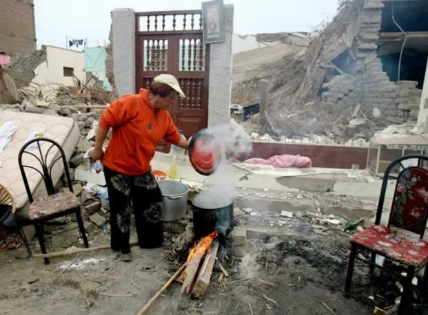 Huracanes tornados destrozos fotos imagenes fenomenos climaticos rayos truenos tormentas ojos investigaciones destrucciones argentina estados unidos mexico temporales www.wetherchannel.com pronosticos John Travolta,Nicholas Cage,Contracara,cirugias esteticas,rostro,lipoaspiraciones,medicina,cirujanos,operaciones,Maria Reich,Nazca,lineas,calendario astronomico,Peru,dibujos,astronomia,geometria,Bernd Teichert,mapas,Ana Mar&iacute;a Cogorno,ovnis,misterios,Cristobal Colon,Hernando,Diego,catedral Sevillana,Cartuja Pickman,Jos&eacute; Antonio Lorente,Granada,ADN;restos,Marcial Castro,antropologia,Republica Dominicana,www.egipto.com,Egipto,Keops,piramides,descubrimientos,Aton,Ankh,tumbas,sarcofacos,momias,embalsamamientos,Kefren,camaras secretas,Nefertiti,Amenofis,Nilo,inundaciones,Blade Runner,Ridley Scott, Richard Dawkins,Steven Pinker,Harrison Ford,Stephen Minger,Stanley Kubrick,Daryl Hanna,replicantes,androides,ciencia ficcion,Contactos,SHGb02+14a,proyecto SETI,Search for Extra Terrestial Intelligence,SETI@home,Robert Zemeckis,Jodie Foster,Dan Wertheimer,New Scientist,Arecibo,Puerto Rico,civilizaciones extraterrestres,Ma libert&eacute; de penser,Florent Pagny,Argentina,France,Patagonia,Argentine,Azucena Caama&ntilde;o,Savoir aimer,artistes,musique,musica,CD,cantores,ventas,compras,ranking,Paparazzi,Isabel Sartorius,Borbon,Ortiz Pati&ntilde;o,Vallejo Najera,Entrecanales,Mora Figueroa,Antonio Montero,Sainz Vicu&ntilde;a,Espa&ntilde;a,jet set,Mallorca,Ibiza,John Fitzgerald Kennedy,Lee Harvey Oswald,Vitaliy Fadeyev,Lawrence Berkeley,Carl Haber,Fidel Castro,Lyndon B. Johnson,Jackie,Onassis,Irma Roy,Carolina Papaleo,Osvaldo,diputada nacional,Congreso,Argentina,Raul Granillo Ocampo,politica,justicialismo,peronismo,cine,television,La Horqueta,San Isidro,que se vayan todos,diciembre 2001,2002,2003,2004,maria julia alsogaray,alvaros,,Roberto Mart&iacute;nez Medina,Maria Julia Alsogaray,Ra&uacute;l Granillo Ocampo,Jorge Rodr&iacute;guez,V&iacute;ctor Alderete,Claudia Bello,Angel Massa,Alfredo Yabran,Mario Pontaquarto,Nestor Carlos Kirchner,Cristina Elizabeth Fernandez,corrupcion,senado,general rodriguez,anibal,fernandez,alberto,fernando de la rua,ines pertine,eduardo duhalde,hilda chiche gonzalez,2000,2001,2002,2003,2004,Museos,www.louvre.fr,Leonardo Da Vinci,Gioconda,Mona Lisa,Italia,Francia,France,inventos,Italy,renacimiento,historia,cuadros,links,images,postcards,photos,fotos,imagenes,postales,pictures,historia,arqueologia,descubrimientos,culturales,agenda,infodiario,diario accion,buenos aires,argentina,Diario Accion de General Rodriguez, politica, actualidad, noticias e informacion, personalidades e instituciones, policiales, galerias de fotos; historia de General Rodriguez, sus origenes, edificios, estancias, habitos y costumbres, anecdotas, comercios e industrias, los fundadores, antiguas instituciones, fotos e imagenes; suplementos especiales: la crisis politica, economica y social de la Argentina, los acontecimientos de Diciembre de 2001, articulos y entrevistas; Emigracion: toda la informacion destinada a aquellos que desean emigrar, radicarse o estudiar en el exterior, visas, pasaportes, consejos, guias, informacion util, links; Trueque: novedades e informacion, links, estructura del trueque; el casamiento de Maxima Zorreguieta y el principe Guillermo Alejandro de Holanda; Guerra de Afganistan: galeria de imagenes e informacion sobre la primera guerra del siglo XXI; la guerra de Irak, Bagdad, Georges W. Bush, Saddam Husseim, el atentado a las torres Gemelas de Nueva York, las twin towers, el 11-s, y descripcion del hecho que conmovio al mundo; Empleo: consultoras, clasificados, agencias de empleo, consejos e informacion util, curriculum vitae, como confeccionarlos, noticias de actualidad; 
Los numeros de la crisis: Las consecuencias de la crisis politica, economica y social; estadisticas, pobreza, desnutricion, salud y asistencia; noticias regionales y provinciales, columnas y editoriales; informacion para negocios: pymes, links, empresas y negocios; Agenda Cultural con toda la informacion de cursos, universidades, talleres, escuelas y oportunidades, exposiciones de arte de la region; buscadores en Internet, Enlaces: links a los mejores sitios de educacion, cultura, arte, biografias, politica, interes general, web, Links del Diario Accion: RMS Titanic, su historia, su tragico viaje inaugural; historias, testimonios, documentos y articulos sobre el naufragio; links y sitios sobre el tema; la pelicula de Cameron, fotos e imagenes; suplementos especiales, Historia Argentina y de General Rodriguez, la llegada de la democracia en General Rodriguez, la asuncion de Juan Lumbreras como intendente en 1983, galeria de imagenes, sus palabras y los actos, su gabinete, festejos de la comunidad. Fundacion del pueblo de General Rodriguez, sus instituciones y personalidades relevantes, arquitectura y edificios, comercios e industrias, sus comienzos, estancias, inmigraciones italianas, espa&ntilde;olas, vascas e irlandesas, anecdotas y efemerides, sus hombres ilustres, el Hospital Vicente Lopez y Planes, su fundacion por las Damas de Beneficencia, el hundimiento del crucero General Belgrano, testimonios de ex combatientes y tripulantes, su comandante Hector Elias Bonzo, fotos e imagenes, recuerdos y homenajes, historia de la familia Bonzo de General Rodriguez, entrevistas y articulos periodisticos. La guerra de Malvinas en el Atlantico Sur, el conflicto belico con Gran Breta&ntilde;a de 1982, politicos relevantes, Benjamin Paez y Trueba, fotos antiguas de familias fundadoras, galerias de imagenes de pobladores, recorrida virtual por el antiguo General Rodriguez, el paso de la Infanta en 1910, historia de La Serenisima, la familia Mastellone, La Choza, Bernardo de Irigoyen, peronismo y radicalismo y muchisimo mas