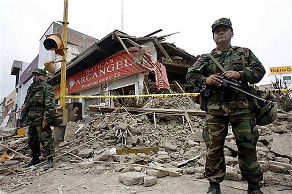 Huracanes tornados destrozos fotos imagenes fenomenos climaticos rayos truenos tormentas ojos investigaciones destrucciones argentina estados unidos mexico temporales www.wetherchannel.com pronosticos John Travolta,Nicholas Cage,Contracara,cirugias esteticas,rostro,lipoaspiraciones,medicina,cirujanos,operaciones,Maria Reich,Nazca,lineas,calendario astronomico,Peru,dibujos,astronomia,geometria,Bernd Teichert,mapas,Ana Mar&iacute;a Cogorno,ovnis,misterios,Cristobal Colon,Hernando,Diego,catedral Sevillana,Cartuja Pickman,Jos&eacute; Antonio Lorente,Granada,ADN;restos,Marcial Castro,antropologia,Republica Dominicana,www.egipto.com,Egipto,Keops,piramides,descubrimientos,Aton,Ankh,tumbas,sarcofacos,momias,embalsamamientos,Kefren,camaras secretas,Nefertiti,Amenofis,Nilo,inundaciones,Blade Runner,Ridley Scott, Richard Dawkins,Steven Pinker,Harrison Ford,Stephen Minger,Stanley Kubrick,Daryl Hanna,replicantes,androides,ciencia ficcion,Contactos,SHGb02+14a,proyecto SETI,Search for Extra Terrestial Intelligence,SETI@home,Robert Zemeckis,Jodie Foster,Dan Wertheimer,New Scientist,Arecibo,Puerto Rico,civilizaciones extraterrestres,Ma libert&eacute; de penser,Florent Pagny,Argentina,France,Patagonia,Argentine,Azucena Caama&ntilde;o,Savoir aimer,artistes,musique,musica,CD,cantores,ventas,compras,ranking,Paparazzi,Isabel Sartorius,Borbon,Ortiz Pati&ntilde;o,Vallejo Najera,Entrecanales,Mora Figueroa,Antonio Montero,Sainz Vicu&ntilde;a,Espa&ntilde;a,jet set,Mallorca,Ibiza,John Fitzgerald Kennedy,Lee Harvey Oswald,Vitaliy Fadeyev,Lawrence Berkeley,Carl Haber,Fidel Castro,Lyndon B. Johnson,Jackie,Onassis,Irma Roy,Carolina Papaleo,Osvaldo,diputada nacional,Congreso,Argentina,Raul Granillo Ocampo,politica,justicialismo,peronismo,cine,television,La Horqueta,San Isidro,que se vayan todos,diciembre 2001,2002,2003,2004,maria julia alsogaray,alvaros,,Roberto Mart&iacute;nez Medina,Maria Julia Alsogaray,Ra&uacute;l Granillo Ocampo,Jorge Rodr&iacute;guez,V&iacute;ctor Alderete,Claudia Bello,Angel Massa,Alfredo Yabran,Mario Pontaquarto,Nestor Carlos Kirchner,Cristina Elizabeth Fernandez,corrupcion,senado,general rodriguez,anibal,fernandez,alberto,fernando de la rua,ines pertine,eduardo duhalde,hilda chiche gonzalez,2000,2001,2002,2003,2004,Museos,www.louvre.fr,Leonardo Da Vinci,Gioconda,Mona Lisa,Italia,Francia,France,inventos,Italy,renacimiento,historia,cuadros,links,images,postcards,photos,fotos,imagenes,postales,pictures,historia,arqueologia,descubrimientos,culturales,agenda,infodiario,diario accion,buenos aires,argentina,Diario Accion de General Rodriguez, politica, actualidad, noticias e informacion, personalidades e instituciones, policiales, galerias de fotos; historia de General Rodriguez, sus origenes, edificios, estancias, habitos y costumbres, anecdotas, comercios e industrias, los fundadores, antiguas instituciones, fotos e imagenes; suplementos especiales: la crisis politica, economica y social de la Argentina, los acontecimientos de Diciembre de 2001, articulos y entrevistas; Emigracion: toda la informacion destinada a aquellos que desean emigrar, radicarse o estudiar en el exterior, visas, pasaportes, consejos, guias, informacion util, links; Trueque: novedades e informacion, links, estructura del trueque; el casamiento de Maxima Zorreguieta y el principe Guillermo Alejandro de Holanda; Guerra de Afganistan: galeria de imagenes e informacion sobre la primera guerra del siglo XXI; la guerra de Irak, Bagdad, Georges W. Bush, Saddam Husseim, el atentado a las torres Gemelas de Nueva York, las twin towers, el 11-s, y descripcion del hecho que conmovio al mundo; Empleo: consultoras, clasificados, agencias de empleo, consejos e informacion util, curriculum vitae, como confeccionarlos, noticias de actualidad; 
Los numeros de la crisis: Las consecuencias de la crisis politica, economica y social; estadisticas, pobreza, desnutricion, salud y asistencia; noticias regionales y provinciales, columnas y editoriales; informacion para negocios: pymes, links, empresas y negocios; Agenda Cultural con toda la informacion de cursos, universidades, talleres, escuelas y oportunidades, exposiciones de arte de la region; buscadores en Internet, Enlaces: links a los mejores sitios de educacion, cultura, arte, biografias, politica, interes general, web, Links del Diario Accion: RMS Titanic, su historia, su tragico viaje inaugural; historias, testimonios, documentos y articulos sobre el naufragio; links y sitios sobre el tema; la pelicula de Cameron, fotos e imagenes; suplementos especiales, Historia Argentina y de General Rodriguez, la llegada de la democracia en General Rodriguez, la asuncion de Juan Lumbreras como intendente en 1983, galeria de imagenes, sus palabras y los actos, su gabinete, festejos de la comunidad. Fundacion del pueblo de General Rodriguez, sus instituciones y personalidades relevantes, arquitectura y edificios, comercios e industrias, sus comienzos, estancias, inmigraciones italianas, espa&ntilde;olas, vascas e irlandesas, anecdotas y efemerides, sus hombres ilustres, el Hospital Vicente Lopez y Planes, su fundacion por las Damas de Beneficencia, el hundimiento del crucero General Belgrano, testimonios de ex combatientes y tripulantes, su comandante Hector Elias Bonzo, fotos e imagenes, recuerdos y homenajes, historia de la familia Bonzo de General Rodriguez, entrevistas y articulos periodisticos. La guerra de Malvinas en el Atlantico Sur, el conflicto belico con Gran Breta&ntilde;a de 1982, politicos relevantes, Benjamin Paez y Trueba, fotos antiguas de familias fundadoras, galerias de imagenes de pobladores, recorrida virtual por el antiguo General Rodriguez, el paso de la Infanta en 1910, historia de La Serenisima, la familia Mastellone, La Choza, Bernardo de Irigoyen, peronismo y radicalismo y muchisimo mas