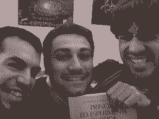 saraband, snipercat e chandler posano durante una pausa dallo studio