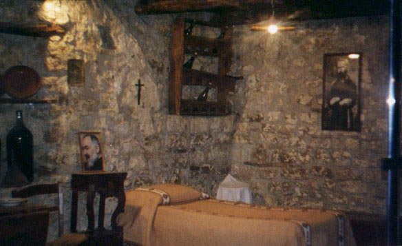 INTERNO CASA PADRE PIO A PIANA ROMANA