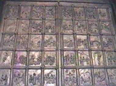 VAI ALLA SCOPERTA DELLA VITA DI GESU' NARRATA SULLA SPLENDIDA JANUA MAJOR DELLA CATTEDRALE DI BENEVENTO