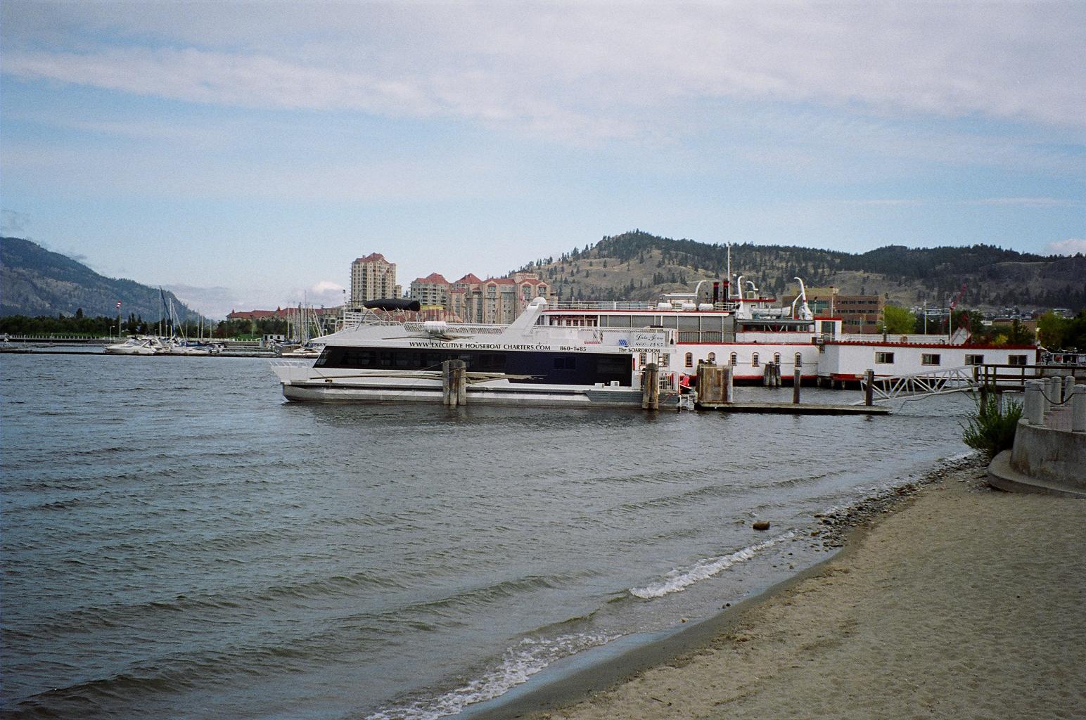 Kelowna's city park excursion boat Sep.2005.