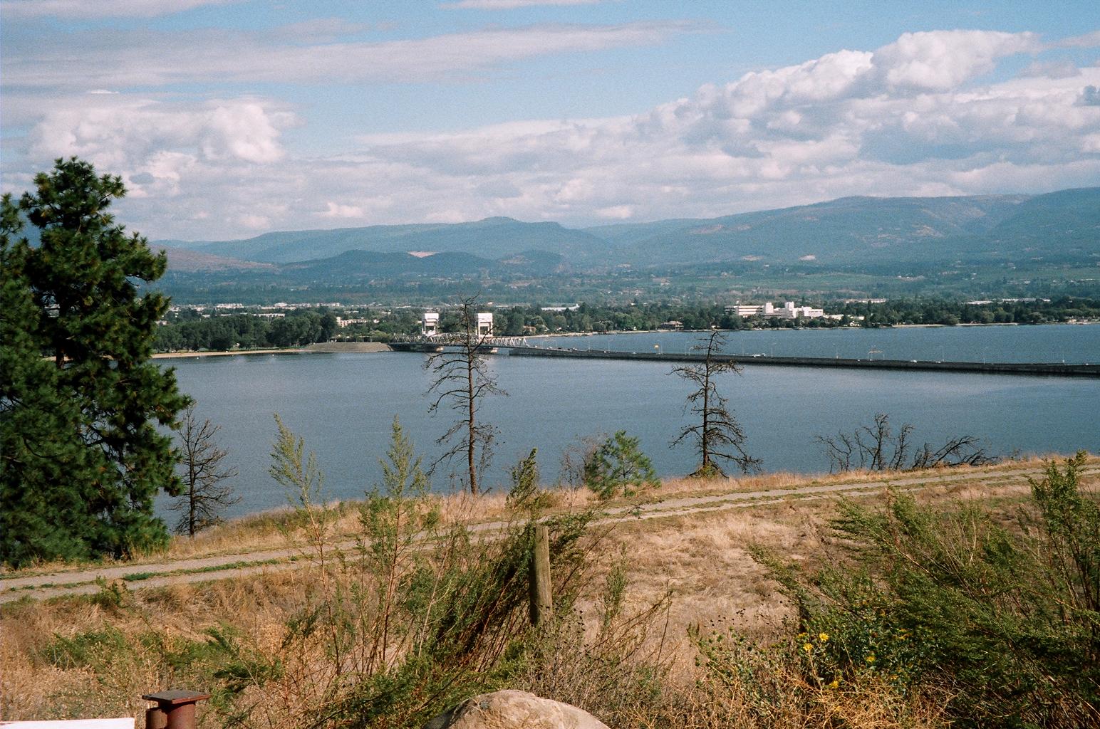 The famous floating bridge across Okanagan Lake from Kelowna to Westside, Sep.2005.