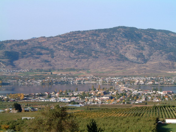A view of Osoyoos showing Main St. across Osoyoos Lake, Sep.2005.