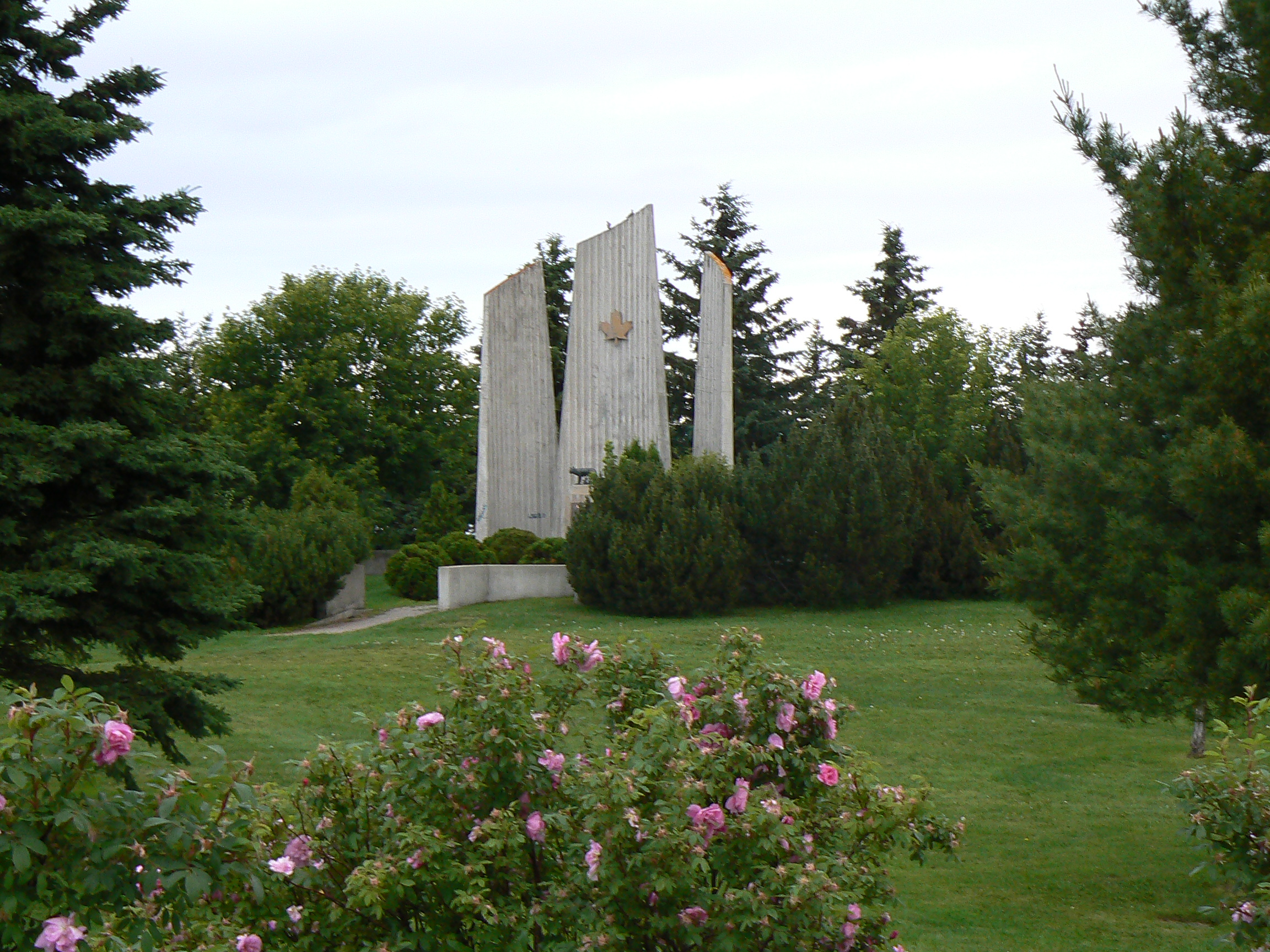The beautiful Friendship Gardens,Italian monument, July 2007