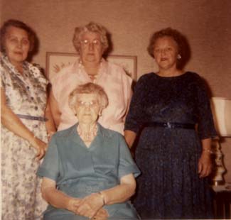 Nourse girls and great grandmother Nourse
