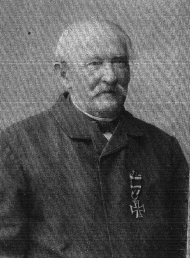 Who is this man?  This picture was found in the effects of Bertha Gibney ne� Rhoden