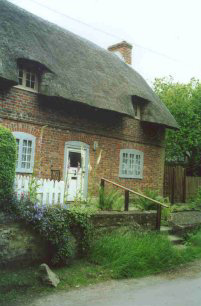 Oldest thatch cottage in Aston Rowant Village