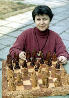 Mrs. Elen women carving Elena Uralova Elena chess= 300 th anniversary of 300 th anniversary of St.Petersburg's foundation -