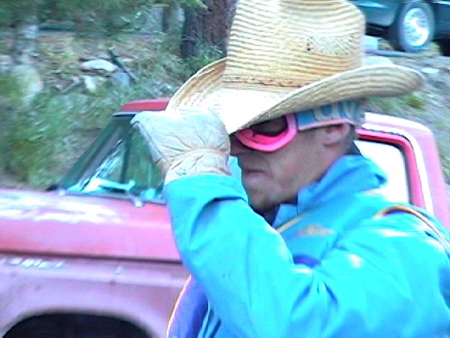 A real Southerner always tips his hat.