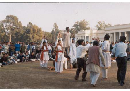 taj5.jpg (20915 bytes)
