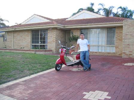 scooter_sml.jpg (5410 bytes)