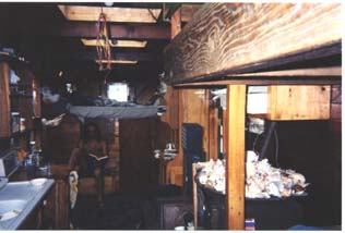 Jaris in Schoolbus Home