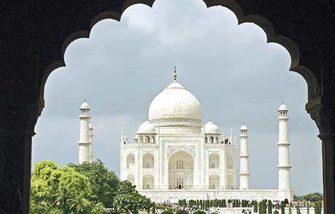 Tooth tourist ... Jeff Hankins saw the Taj Mahal after treatment. 
Photo: Reuters