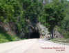 TunelSkylineDr.jpg (181018 bytes)