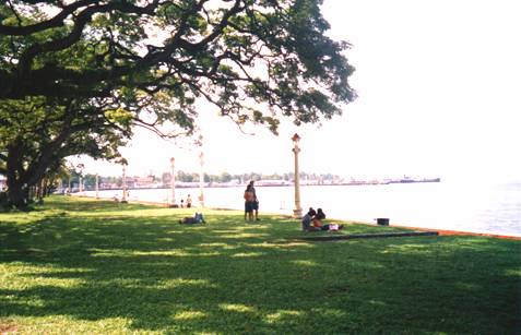 Click to zoom - Dumaguete City Boulevard