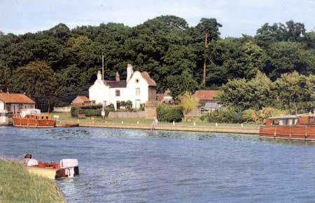 River Bure, Coltishall.Anchor Hotel.pm 1966