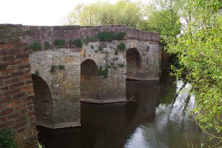 pershoreoldbridge2.jpg