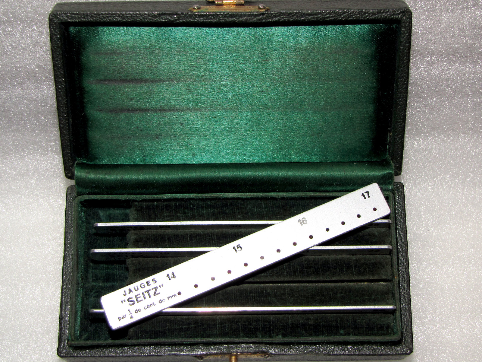 High Precision Jeweled Pivot Gauges