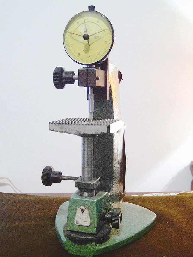 Dial Gauge Stand with Standard Dial Gauge