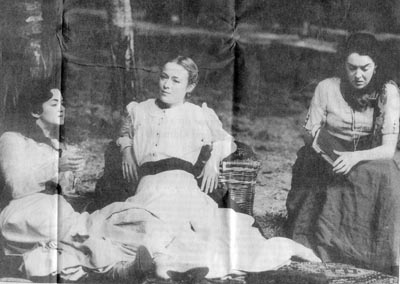 From left: Victoria 
Hamilton, Jennifer Ehle and Derble Crotty in Summerfolk at the National 
(photograph by Neil Libbert)