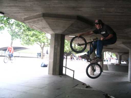 Will southbank tyregrabber - photo by Cord