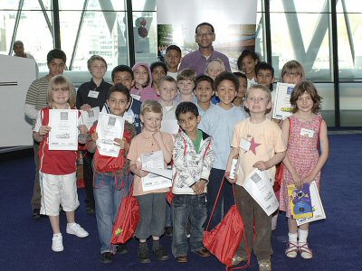 Kids with Lizo at City Hall.