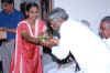 flowers_to_guests_3.jpg (39311 bytes)