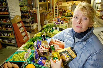 Earth Stewards: Quest for Food - feeding the poor in Vancouver, Canada; 2,817 metric tonnes of food wererescued in 2007