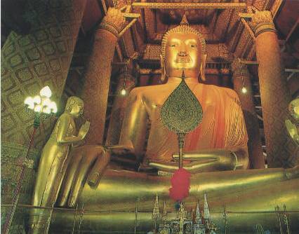 Wat Phra Chao Panan Choeng, with the largest bronze Buddha in Thailand.