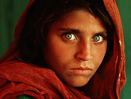 Photo: unknown Afghan refugee girl