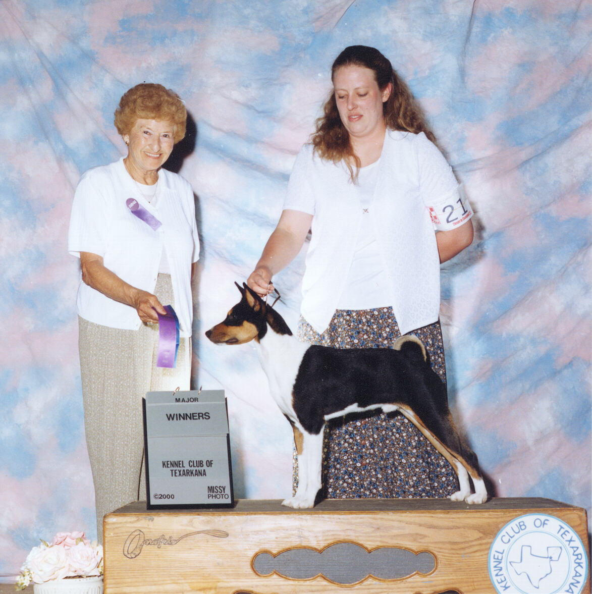 Bantu's second 5 point major, his second time in the show ring at 7 months old!!&nbsp; Judge: Mrs. Eileen Pimlott