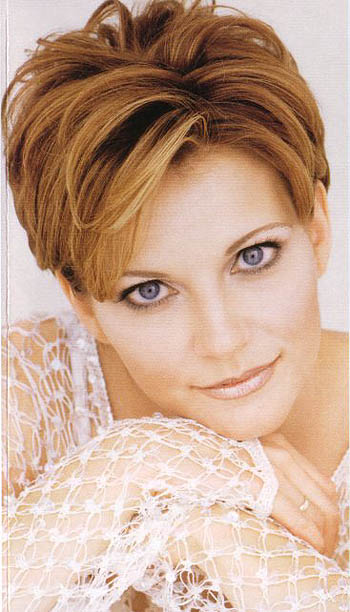 martinamcbride14.jpg (55072 bytes)