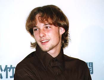 05.jpg (12006 bytes)