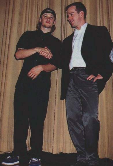 16.jpg (24049 bytes)