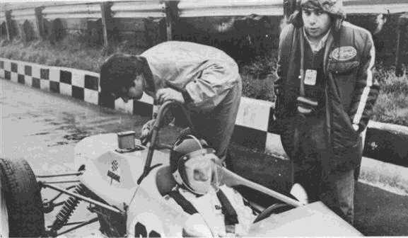 Emerson Fittipaldi�b�ѻP�֯S��{���ᤣ�[(����), �]�����{�W���ӤɯŰѻP�T�Ť�{������, ��ۦb�ݦ~�������ᨮ�������郞�⤧�@�C Picture Source: The Obvio Brazil