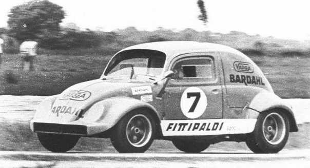 Fittipaldi�S�̦b1969�~�����������c�]���@�O�ɤ�, �Ҿr�p���j�����Ρu�S���ɨ��v�C Picture Source: The Obvio Brazil