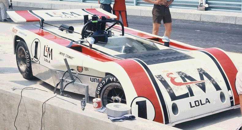 Jackie Stewart�b���[�쫬�]���ɤ��r�p��ù��T260�쫬�]���C Picture Source: Racing Sports Cars