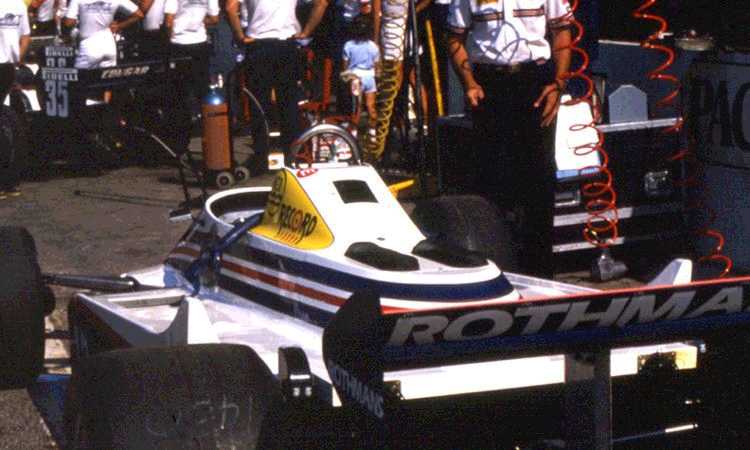 Jochen Mass�������ɨ�, �L�b�k���ɯ����N�~���X�G�ĦV�[���u; �q�Ӥް_Jackie Stewart��u�a�������v�]�p���D�����`�C Picture Source: Racing Sports Cars