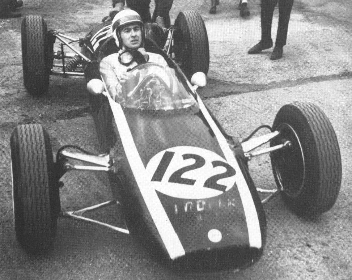 Jackie Stewart�b�T�Ť�{�����{���U, ���L�D�Z���ɨ��Ʒ~���}�ǹ��C Picture Source: F3 History