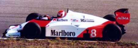 ...��F�u���~�w�˫O�ɱ������ΨϥιL��ʨ��[�ѻP���v�C Picture Source: F1 Racing