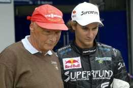 �H��A1��{�������_, Mathias Lauda(�մU��)�ש�o��Ѥ�(���U��)�����O���, �N�����a�Q��a�����ɡC Picture Source: Gale Force F1