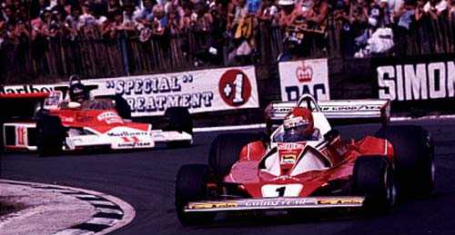 �O�D�ðê�Lauda,(�e��) �b1976�~�J�WHunt(���)���x�j�D��, �Ϭ��L�̦b�^��B���h���v(Brands Hatch)���������q�C Picture Source: F1 Grand Prix Italy