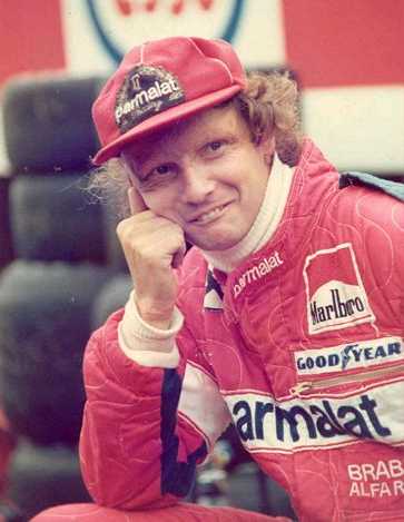 Lauda���Y���b�d�_��l�׵L�k�^�_�컪, ��O�MParmalatñ��, ���ۦL���L�̫~�P���U�l�h�B�\�Y�W���˲��C�Ϭ��L�b1979�~�ҩ���C Picture Source: Fruggle UK