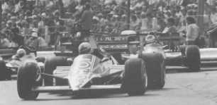 Arnoux�b�^��B���h���v���������F�W�V�Q�٨Ȩ���Andreas de Cesaris, �M�L�@�_���X�ɹD, ��Arnoux���ζH�y�����}�v�T; �Ϭ��L�̦b�o���N�~�����������q�C(�@) Picture Source: Andreas de Cesaris' Fan Site