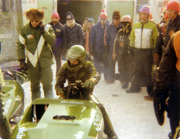 Gilles Villeneuve�b�~���ɿn���ѻP��������, ���w�F���b�ɨ��Ʒ~�W����¦�C Picture Source: Ventisetterosso - Salut Gilles