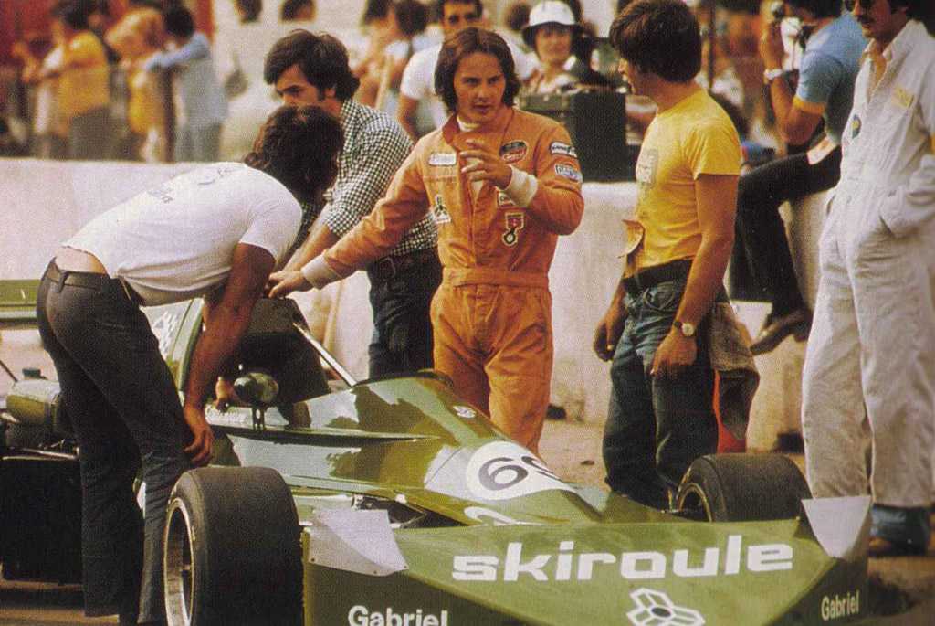 Gilles Villeneuve�b�j��v��{���ɨƪ����{�f��, �]���o����ɪ��@�Ť�{������James Hunt������, �ì��L�гy�i�x�@�Ť�{���ɨƪ����|�C Picture Source: Ventisetterosso - Salut Gilles