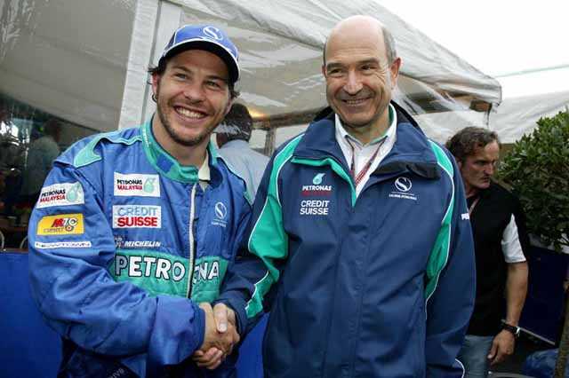 ���ɷɮ᪺Jacques Villeneuve�{�b�w�먭Sauber����, ���O�u�쪺���{�Ψ������e�ҫo�ϥL���e���R����ơC Picture Source: www.pitstop.com.my