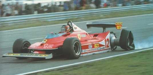 Gilles Villeneuve���r�p���{�V�ӹL�󬽻�, �Ϭ�1979�~�b����Zandvoort�������ɮ�, �L�b������P�檺���p�U����������, �̫�Q���h�X�C Picture Source: Tribute to Gilles Villeneuve